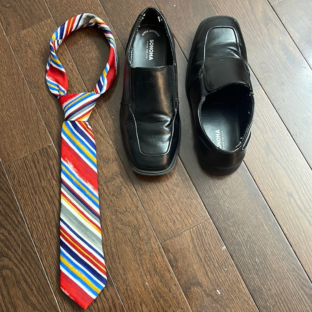 Boys loafers and tie set